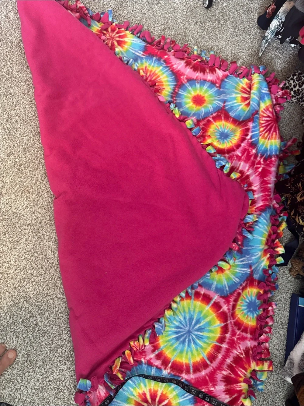 Vibrant Tie-Dye Fleece Blanket - Red Multi